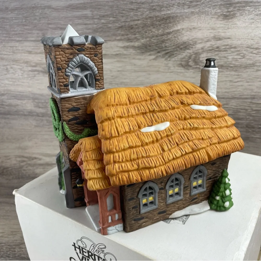 Vintage 1988 Dept. 56 Dickens Village Series Ivy Glen Church Light/Box.
